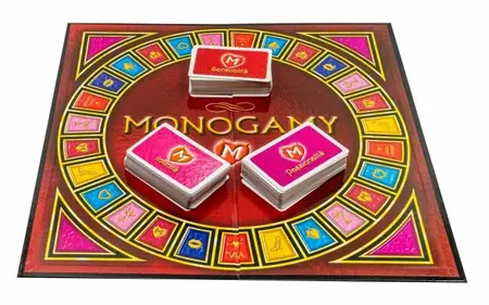 Monogamy Italian Edition - Couples Board Game with 50 Unique Challenges
