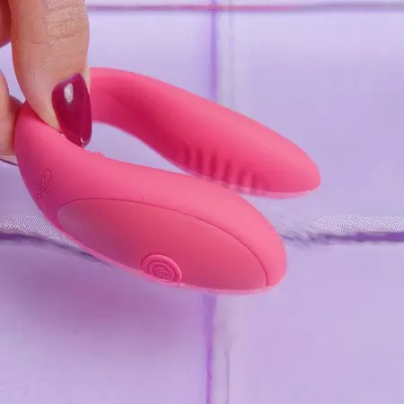 EasyConnect Orio intimni stimulator za parove na aplikaciju, ljubičasti, kompaktne dimenzije