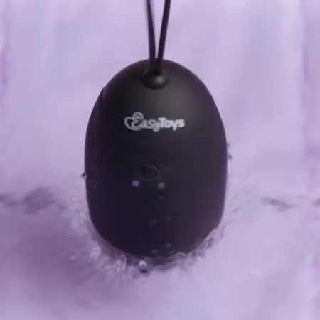 Easytoys XL vibrirajuće silikonsko jaje na daljinsko upravljanje crno