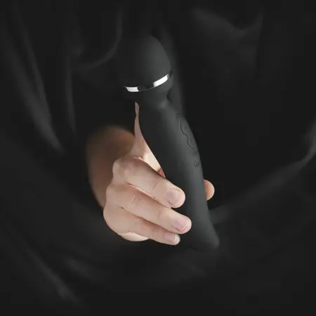 Sway Vibes No. 4 Black punjivi masažer, 10 modova, ergonomski dizajn