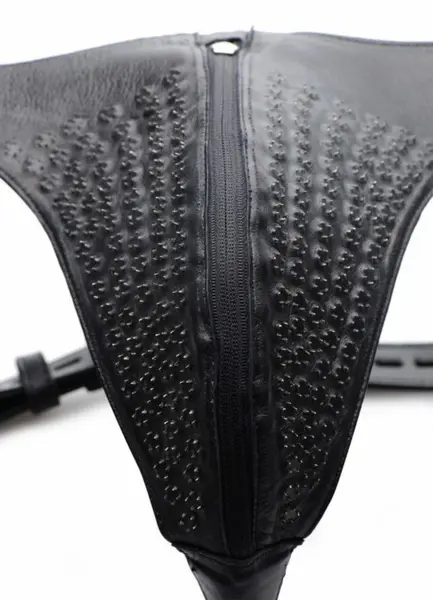 Master Series kožni jockstrap sa šiljcima i podesivim kaiševima, crna boja