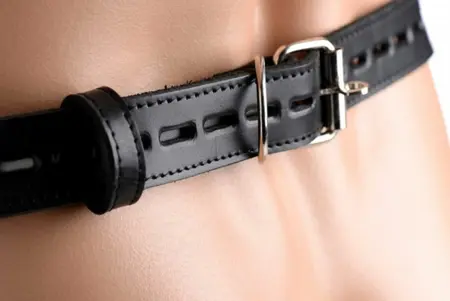 Master Series kožni jockstrap sa šiljcima i podesivim kaiševima, crna boja