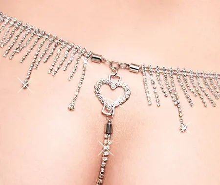 Cottelli LINGERIE tange sa cirkonima S-L podesiva čipka i kristalni detalji