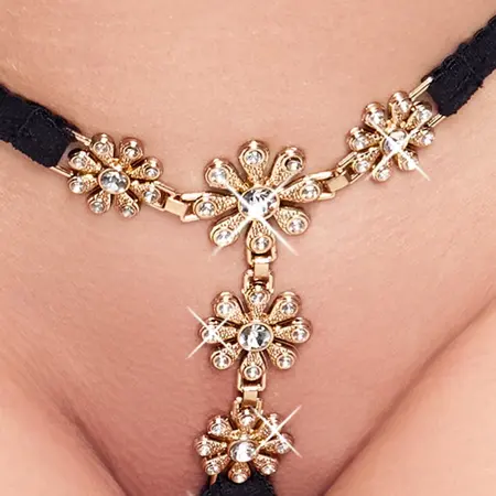 Cottelli LINGERIE String Flowers S-L podesive crne tange sa cirkonima