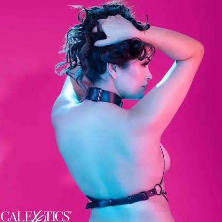 CalExotics Euphoria Plus Size Višelanca ogrlica sa pojasom, veganska koža