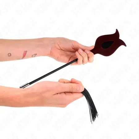 KINK Ružičasti Silikonski Bič sa Resama 45 cm – Elegantan Dizajn, Premium Materijal