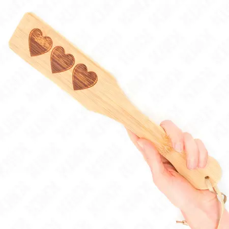 KINK Bambusova paleta sa srcem 32x5.5 cm - elegantni drveni alat za udarce