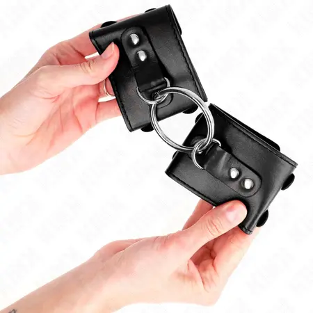 KINK Podesive lisice za ruke sa prstenom i zakovicama, crne, 17-22 x 6.5 cm