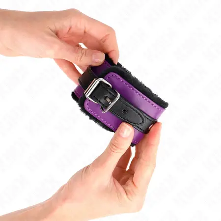 KINK Premium Fur Lined Adjustable Wrist Restraints Black/Purple 17-29 cm