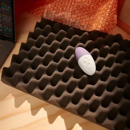 LELO SIRI 3 Intimni Masažer sa Zvučnom Reakcijom Calm Lavender 96mm