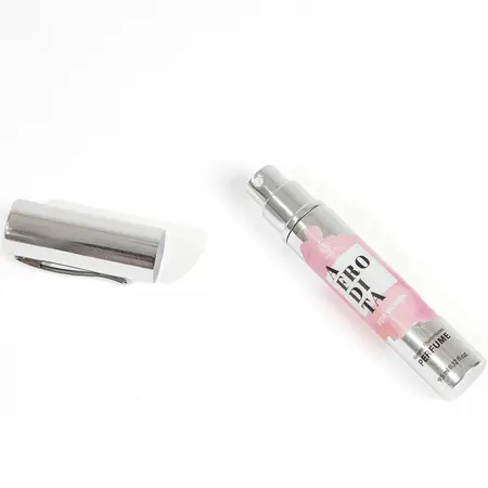 Secret Play Aphrodita feromonski parfem sprej putna veličina 9.5ml karamela