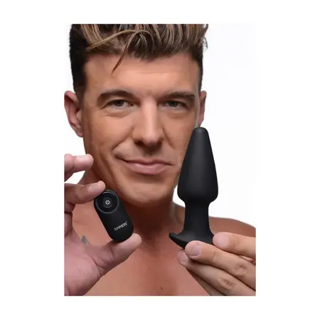 XR Brands Gyro R - Curved Vibrating Plug with Remote, Black, Silicone