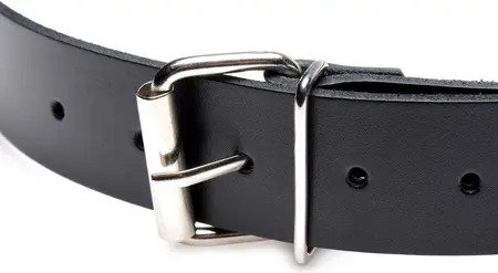 XR Brands kožni pojas za stolicu sa podesivim prstenom, crni