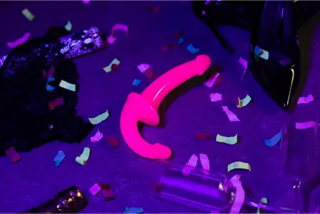 REALROCK Strapless Intimate System Glow in the Dark 13.5 cm
