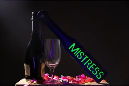 OUCH! Mistress palica koja svetli u mraku - Neon zeleni rekvizit za udare