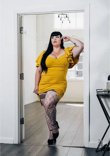 Kix'ies Michelle Thigh-High Stockings A Black Large Fishnet