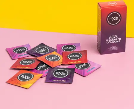 EXS Mešoviti Aromatizovani Kondomi 12 Komada - Jagoda, Čokolada, Kola, Žvakaća Guma