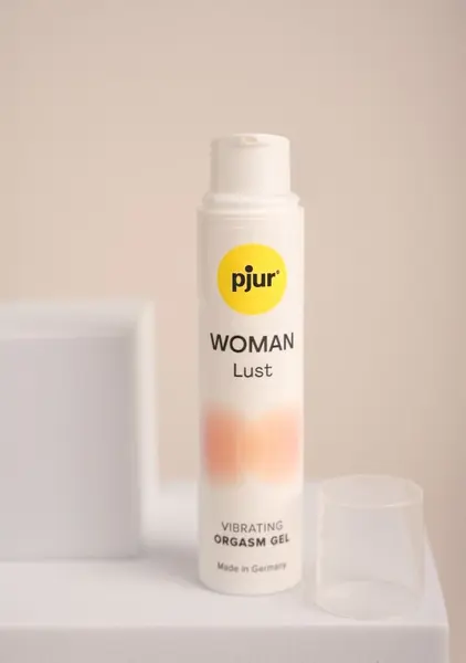 pjur Woman Lust Sensation gel 15 ml – nežna formula na bazi vode