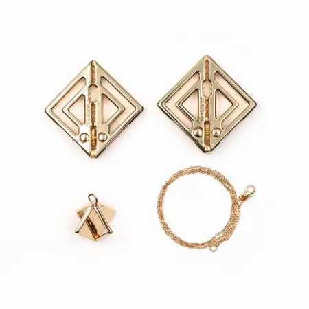 LOCKINK Gold Adjustable Nipple Clamps with Decorative Pendant