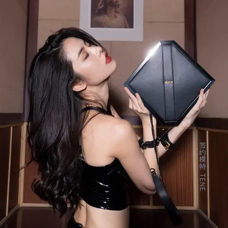 LOCKINK Mysterious Square Kink Bag Black - Luxury Set with Accessories