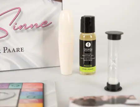 Rausch der Sinne Intimate Couples Game with Massage Oil & Accessories