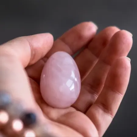 La Gemmes Yoni Egg Medium Rose Quartz - Natural Gemstone Wellness Trainer