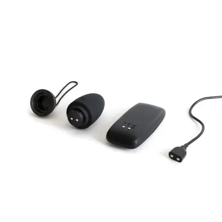 B Swish Bnaughty Premium Unleashed Wireless Bullet Black