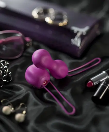 Nomi Tang IntiMate Kegel Training Set Red Violet - Ergonomic Design