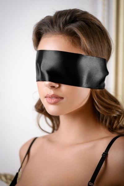 Satenska crna traka za oči Romantic arsenal