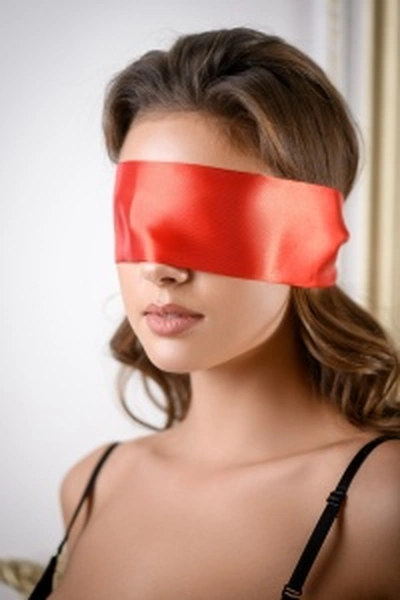 Satenska crvena traka za oči Romantic arsenal