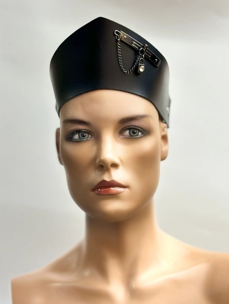 Kokošnik-kožna diva obod